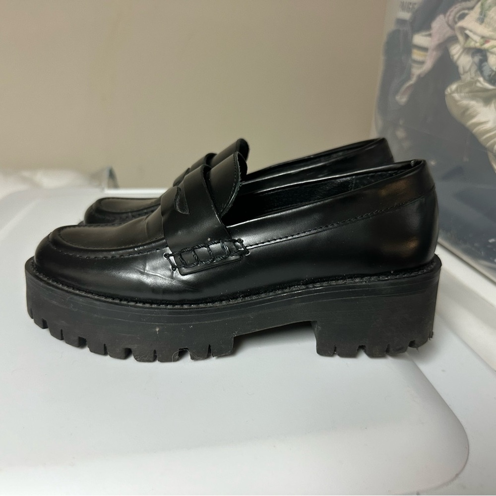 Steve Madden Black Leather NWOT Loafers